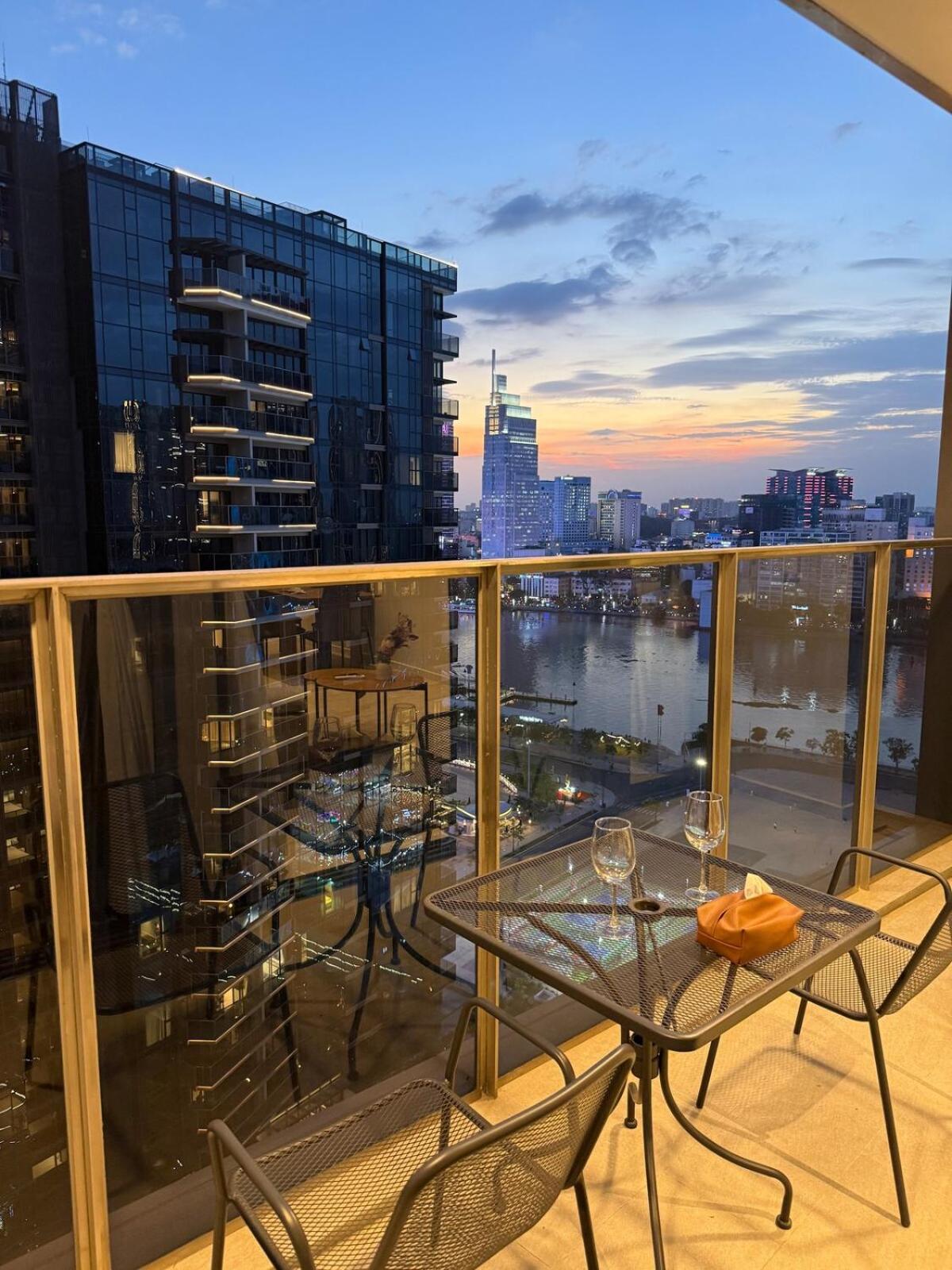 The Opera - Level 2x Riverview Corner 2br 82m2 Apartment